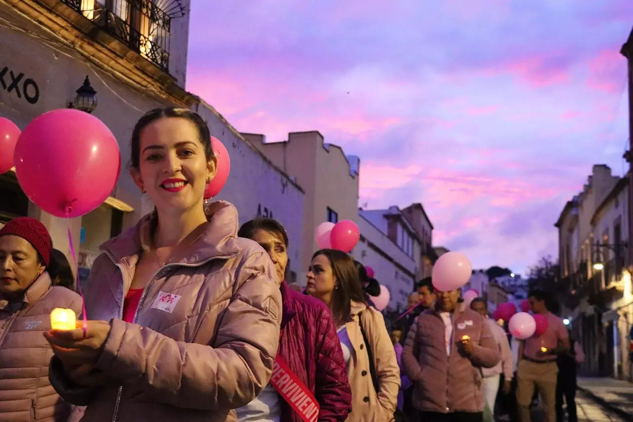 Zacatecas se une contra el cáncer de mama en una emotiva marcha por la vida