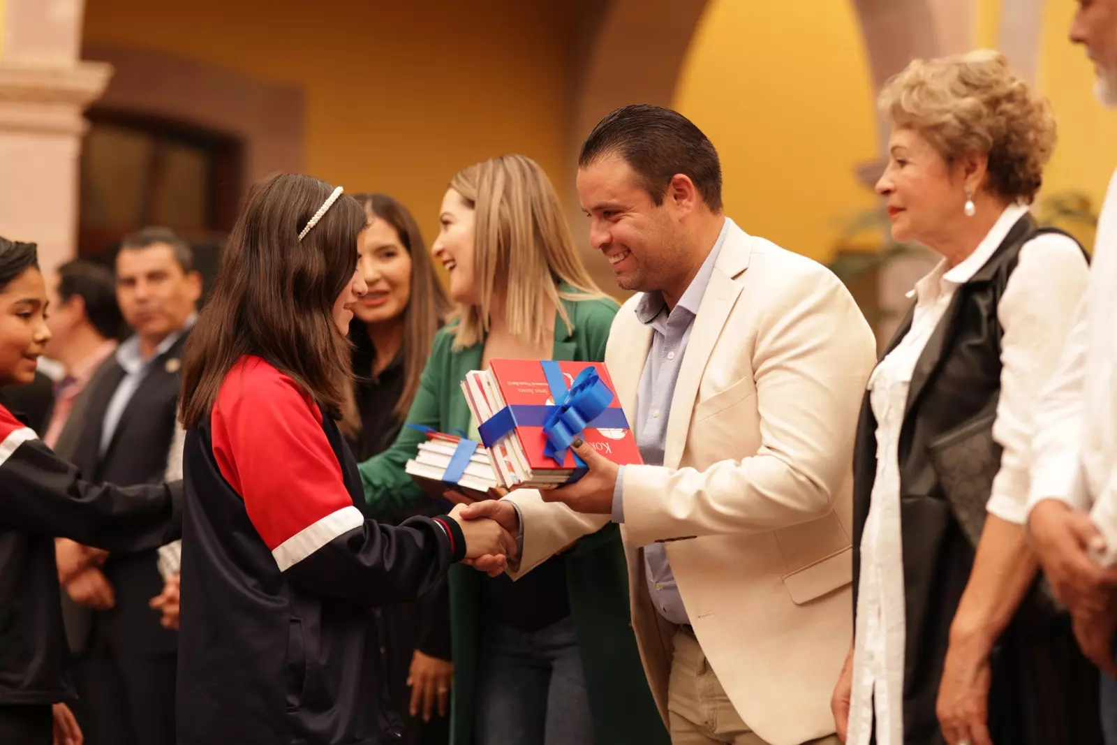 Celebra Miguel Varela el día nacional del libro 2024, promoviendo la lectura entre los jóvenes zacatecanos